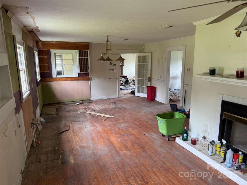 6482 taylorsville Highway, Hiddenite, NC 28636.  MLS# CAR4248538, YatesRealty ID 6950. 