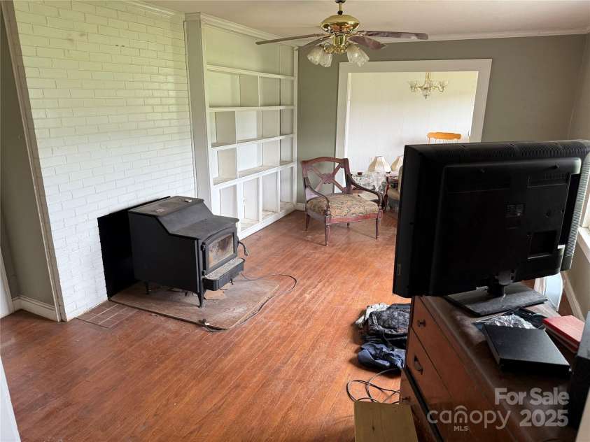 6482 taylorsville Highway, Hiddenite, NC 28636.  MLS# CAR4248538, YatesRealty ID 6950. 