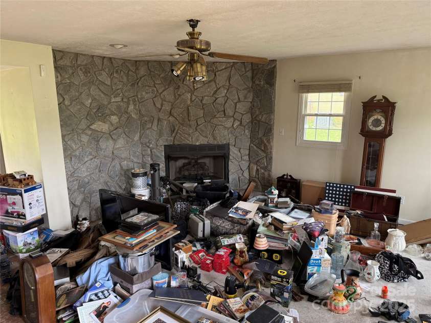 6482 taylorsville Highway, Hiddenite, NC 28636.  MLS# CAR4248538, YatesRealty ID 6950. 