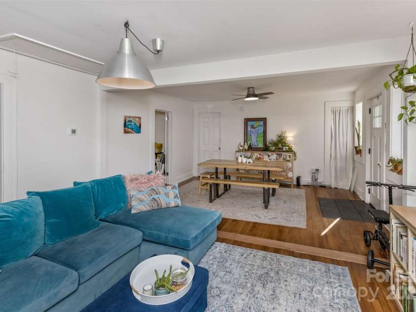 21 Hilldale Road, Asheville, NC 28803.  MLS# CAR4240951, YatesRealty ID 6951. Open Living/Dining Area
