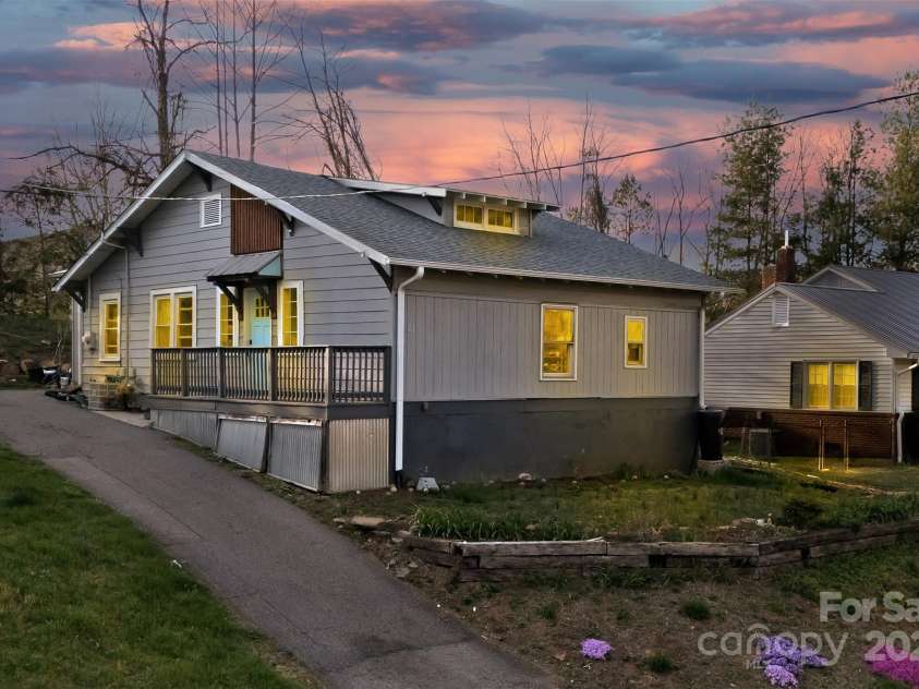 21 Hilldale Road, Asheville, NC 28803.  MLS# CAR4240951, YatesRealty ID 6951. Twilight View