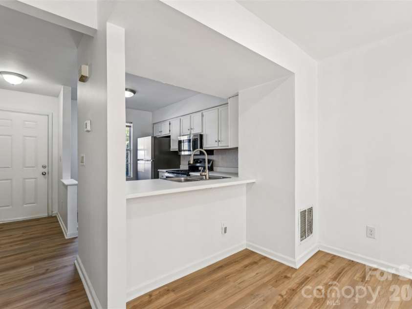 655 Lex Drive, Charlotte, NC 28262.  MLS# CAR4359903, YatesRealty ID 6951. Dining Area