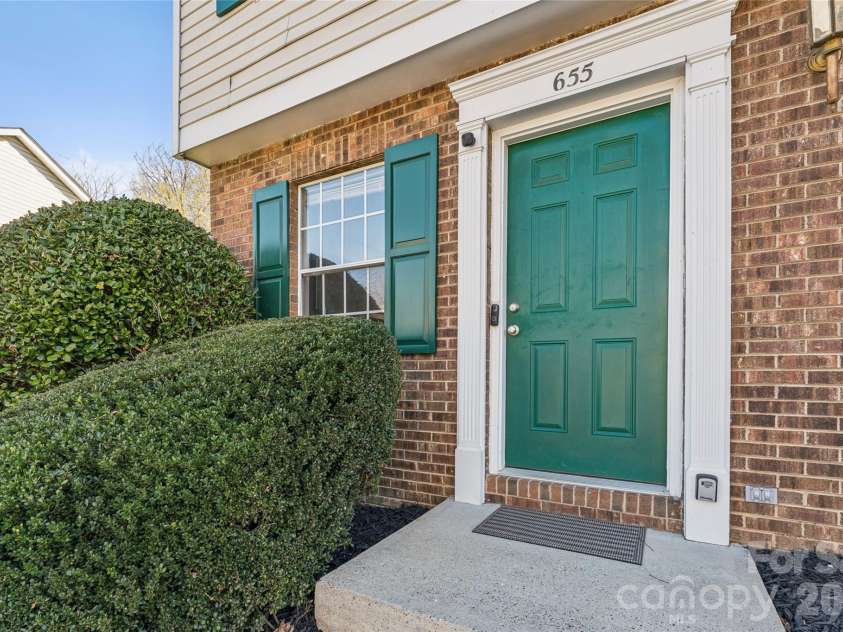 655 Lex Drive, Charlotte, NC 28262.  MLS# CAR4359903, YatesRealty ID 6951. Front door