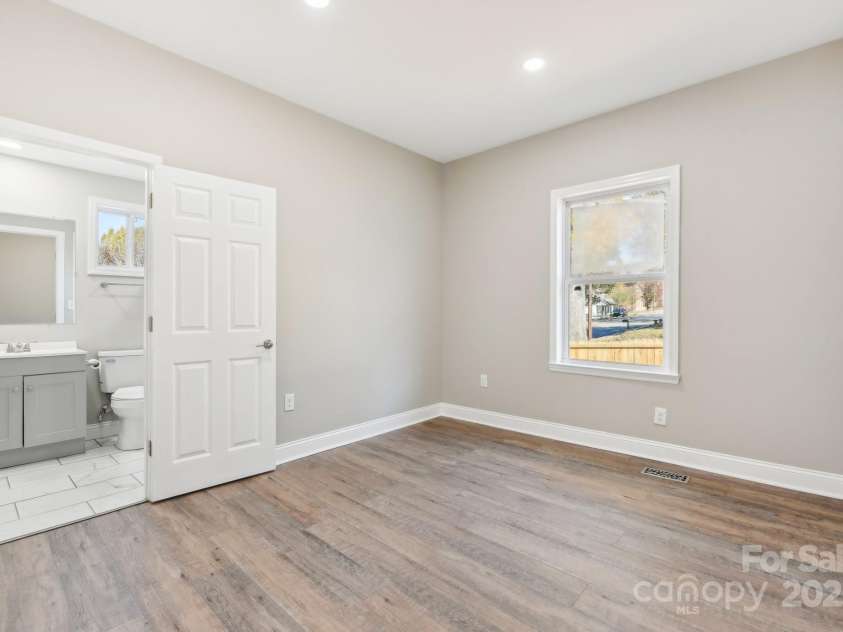 287 Young Avenue, Concord, NC 28025.  MLS# CAR4205386, YatesRealty ID 6952. 