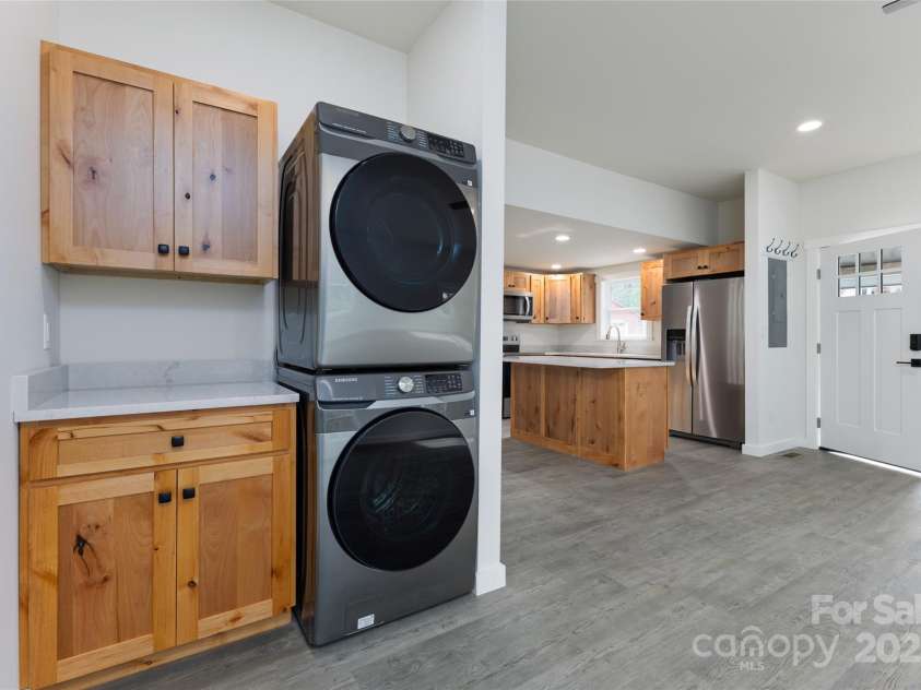 71 Fir Lane, Sapphire, NC 28774.  MLS# CAR4224201, YatesRealty ID 6953. 