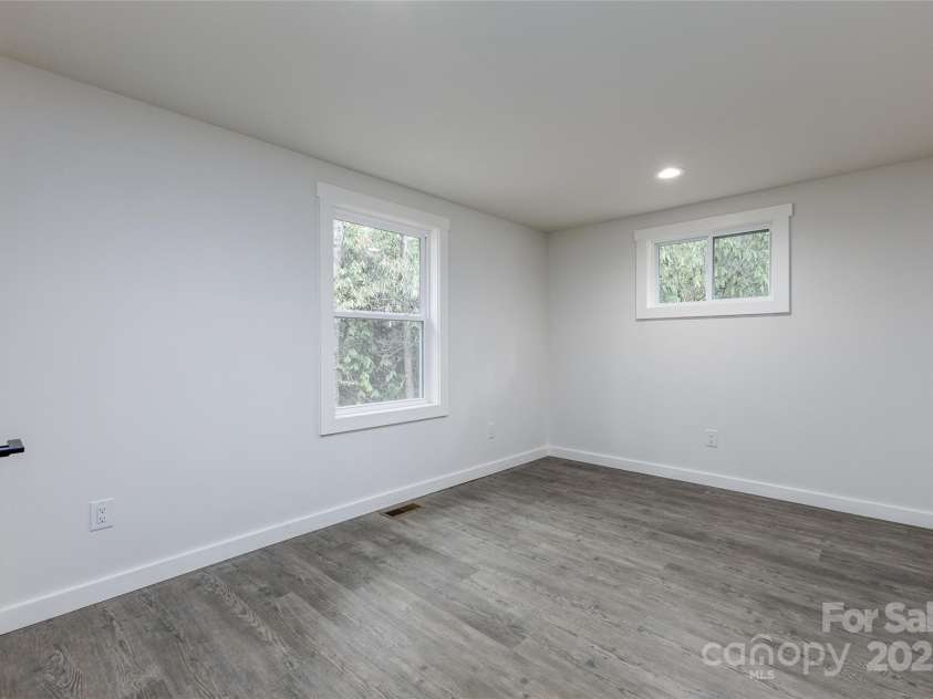 71 Fir Lane, Sapphire, NC 28774.  MLS# CAR4224201, YatesRealty ID 6953. 