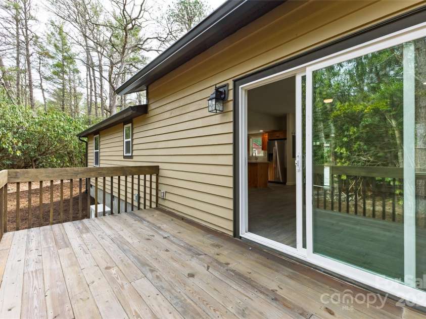 71 Fir Lane, Sapphire, NC 28774.  MLS# CAR4224201, YatesRealty ID 6953. 