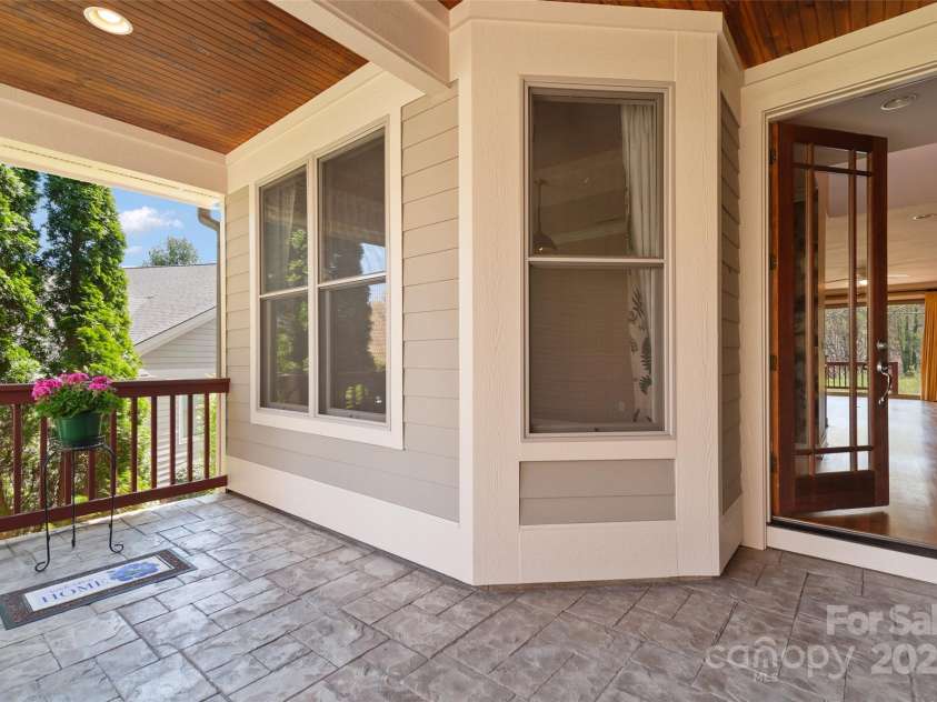 111 Augusta Circle, Waynesville, NC 28786.  MLS# CAR4235125, YatesRealty ID 6954. 