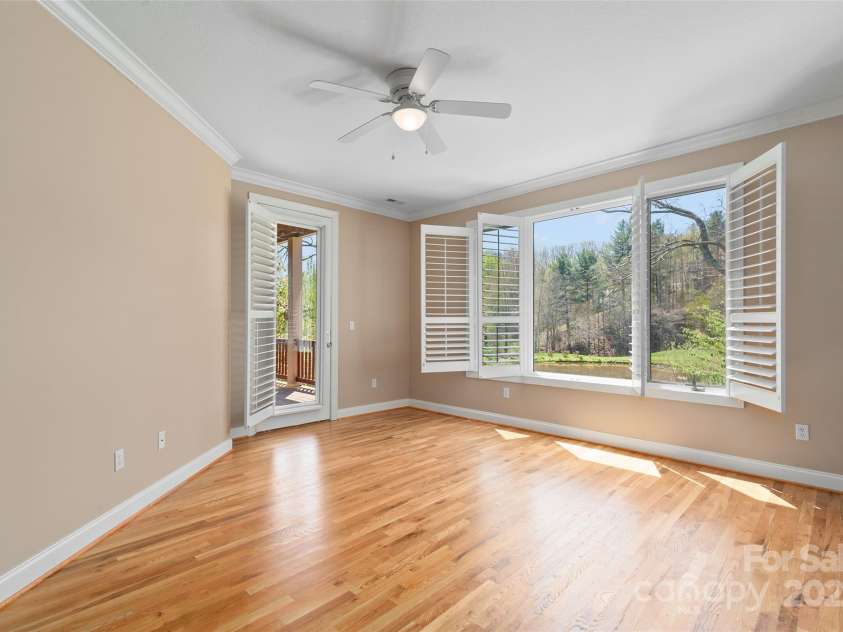 111 Augusta Circle, Waynesville, NC 28786.  MLS# CAR4235125, YatesRealty ID 6954. 