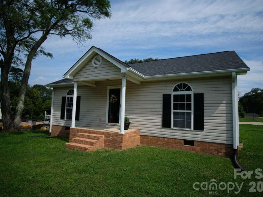 318 Huffman Road, Gastonia, NC 28056.  MLS# CAR4297104, YatesRealty ID 6956. 