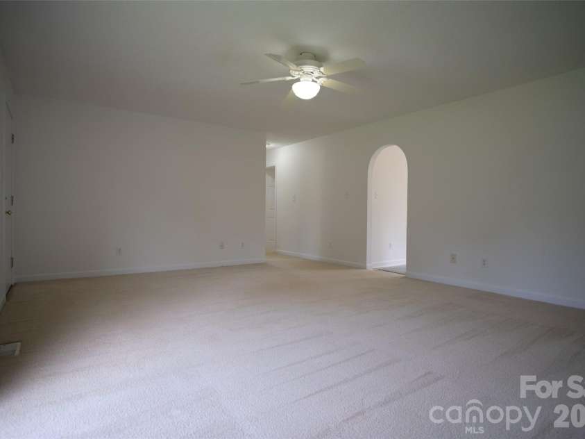 318 Huffman Road, Gastonia, NC 28056.  MLS# CAR4297104, YatesRealty ID 6956. 