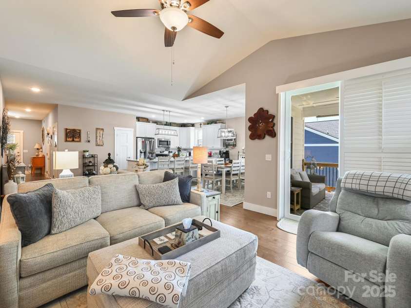 158 Windy Acres Knoll Drive, Hendersonville, NC 28792.  MLS# CAR4239112, YatesRealty ID 6957. 
