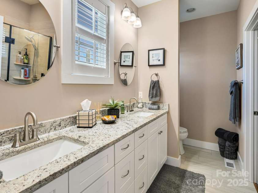 158 Windy Acres Knoll Drive, Hendersonville, NC 28792.  MLS# CAR4239112, YatesRealty ID 6957. 
