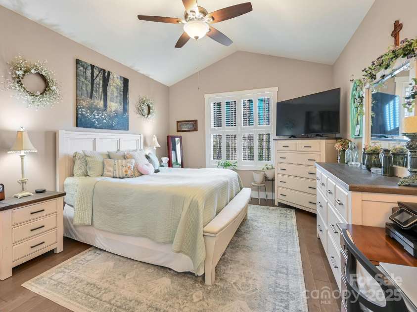 158 Windy Acres Knoll Drive, Hendersonville, NC 28792.  MLS# CAR4239112, YatesRealty ID 6957. 