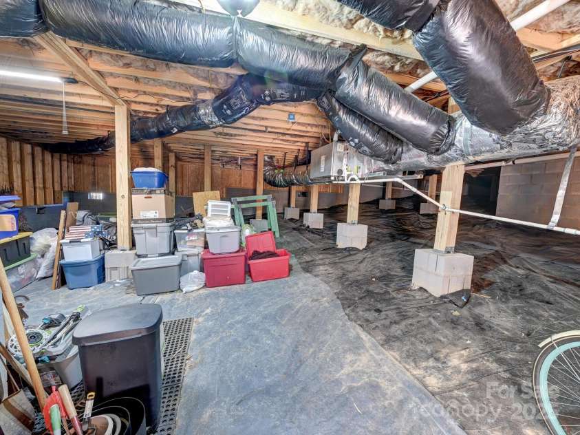 158 Windy Acres Knoll Drive, Hendersonville, NC 28792.  MLS# CAR4239112, YatesRealty ID 6957. 