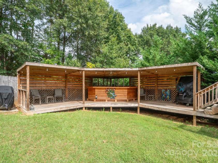 1812 Sam Smith Road, Fort Mill, SC 29708.  MLS# CAR4243486, YatesRealty ID 6959. 