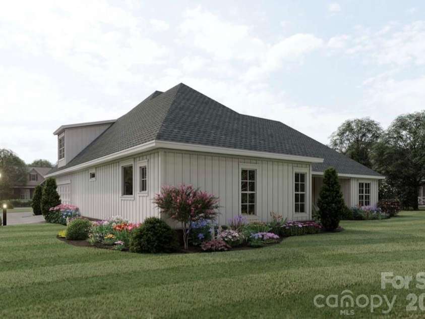 606 Stonecroft Court, Lenoir, NC 28645.  MLS# CAR4359585, YatesRealty ID 6959. 