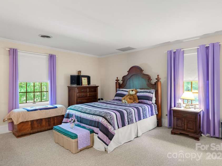 205 Vauxhall Drive, Shelby, NC 28150.  MLS# CAR4131707, YatesRealty ID 696. And tons of light!