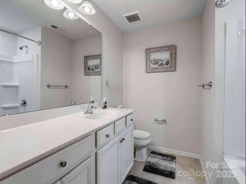 1414 Kings Grove Drive, York, SC 29745.  MLS# CAR4212723, YatesRealty ID 6961. 2nd Bathroom Upstairs