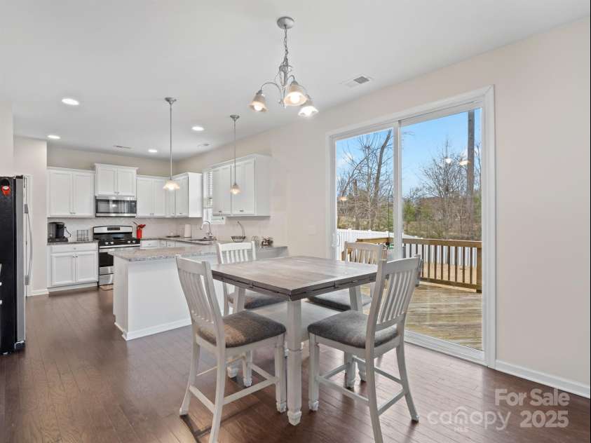 1414 Kings Grove Drive, York, SC 29745.  MLS# CAR4212723, YatesRealty ID 6961. Dining area