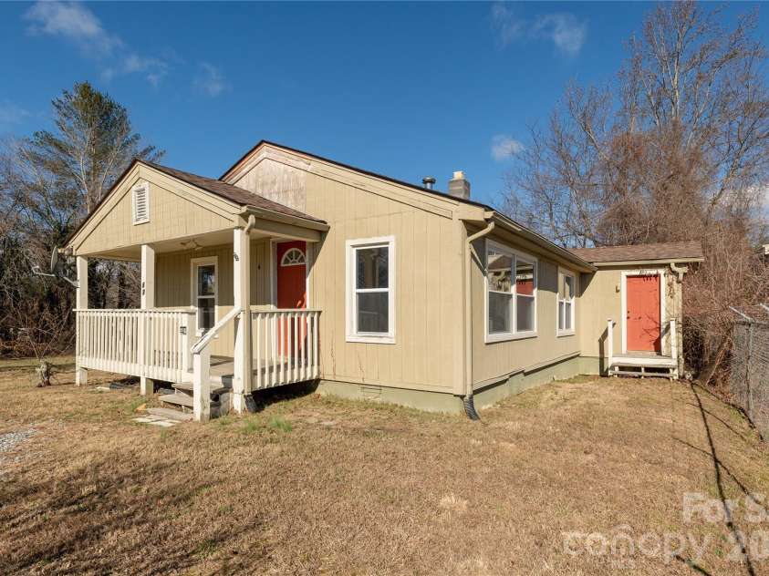 22 Madrid Lane, Hendersonville, NC 28792.  MLS# CAR4304488, YatesRealty ID 6961. 2nd house