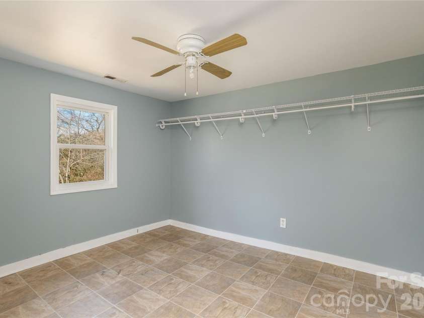 22 Madrid Lane, Hendersonville, NC 28792.  MLS# CAR4304488, YatesRealty ID 6961. 