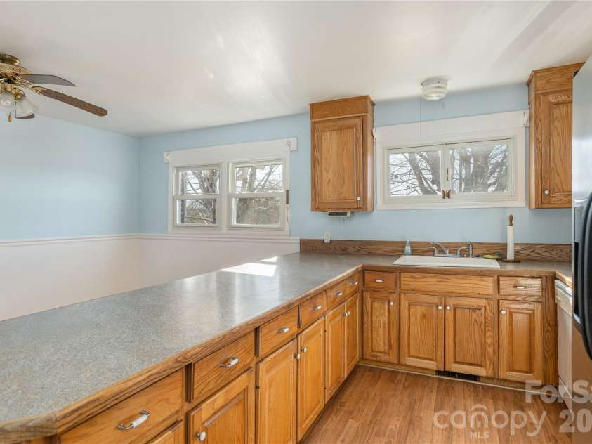 22 Madrid Lane, Hendersonville, NC 28792.  MLS# CAR4304488, YatesRealty ID 6961. 