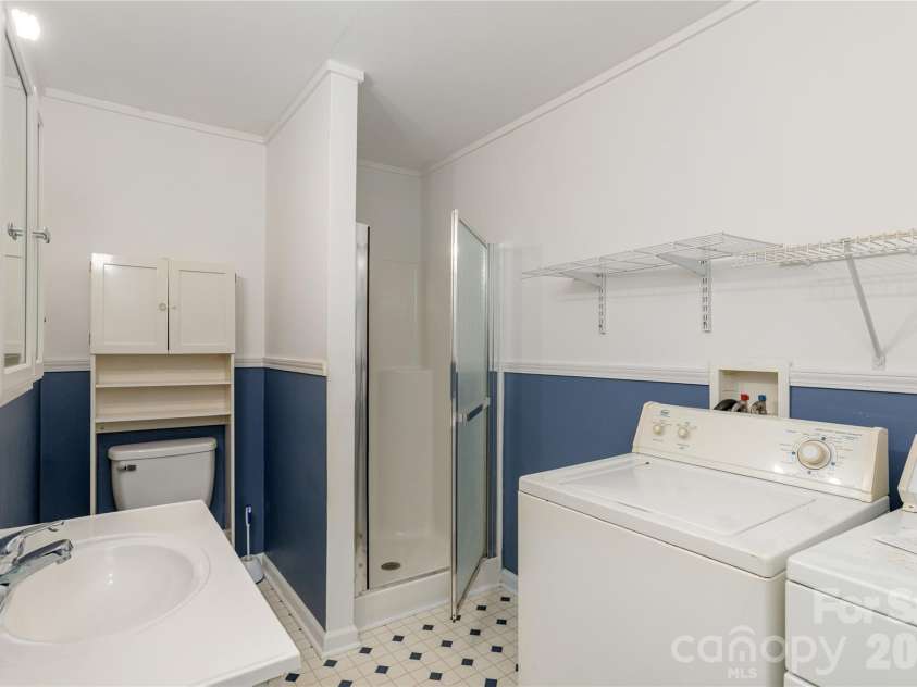 22 Madrid Lane, Hendersonville, NC 28792.  MLS# CAR4304488, YatesRealty ID 6961. 