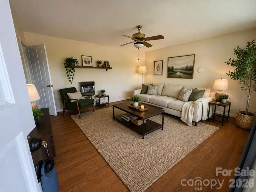 22 Madrid Lane, Hendersonville, NC 28792.  MLS# CAR4304488, YatesRealty ID 6961. With ai furniture