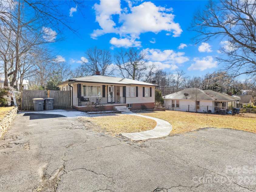 404 Ford Street, Kannapolis, NC 28083.  MLS# CAR4215318, YatesRealty ID 6963. 