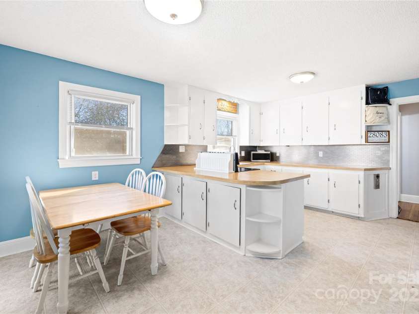 404 Ford Street, Kannapolis, NC 28083.  MLS# CAR4215318, YatesRealty ID 6963. 