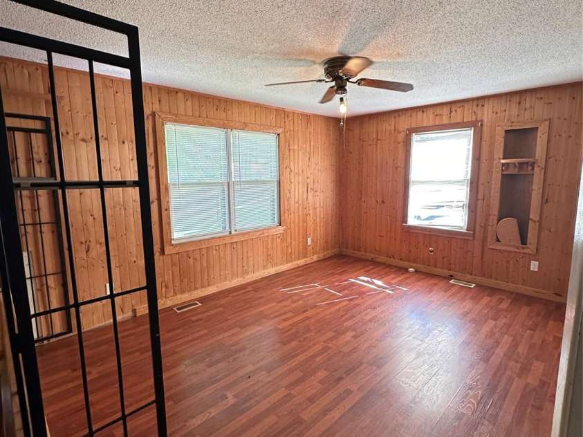 621 11th Street, Newton, NC 28658.  MLS# CAR4351153, YatesRealty ID 6963. 