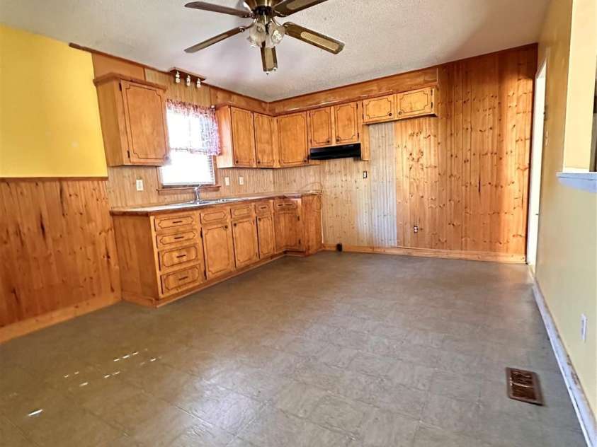 621 11th Street, Newton, NC 28658.  MLS# CAR4351153, YatesRealty ID 6963. 