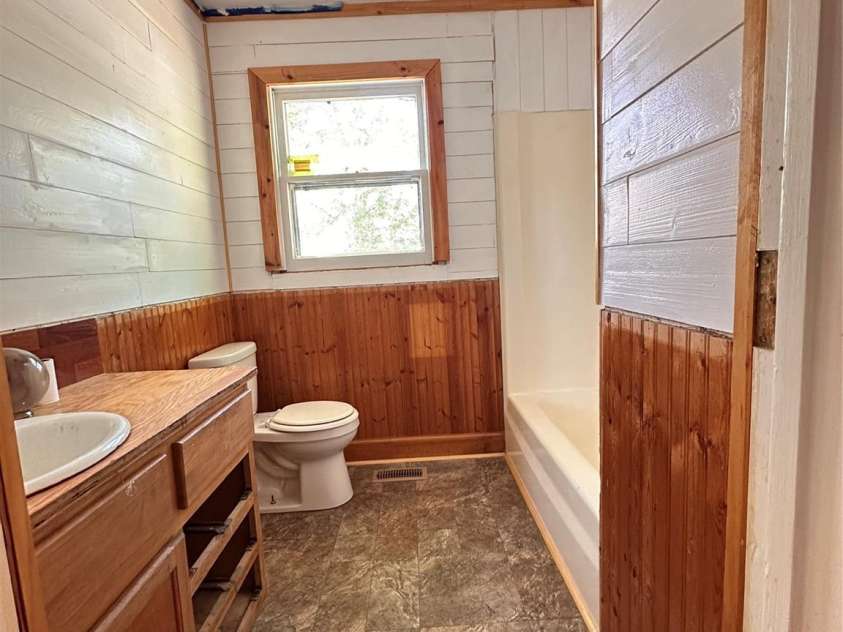 621 11th Street, Newton, NC 28658.  MLS# CAR4351153, YatesRealty ID 6963. 