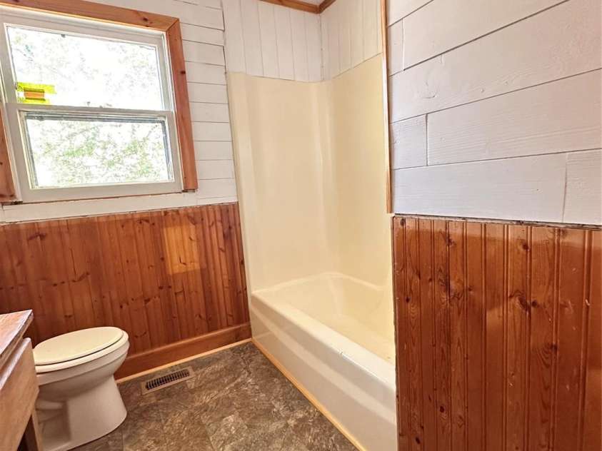 621 11th Street, Newton, NC 28658.  MLS# CAR4351153, YatesRealty ID 6963. 