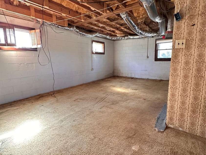 621 11th Street, Newton, NC 28658.  MLS# CAR4351153, YatesRealty ID 6963. 