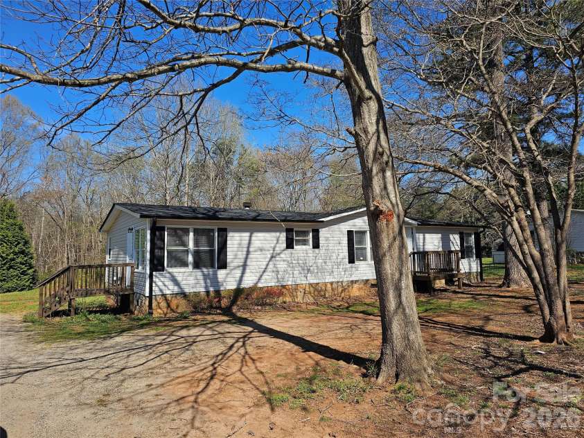 1288 Meadowland Drive, Lincolnton, NC 28092.  MLS# CAR4363042, YatesRealty ID 6964. 