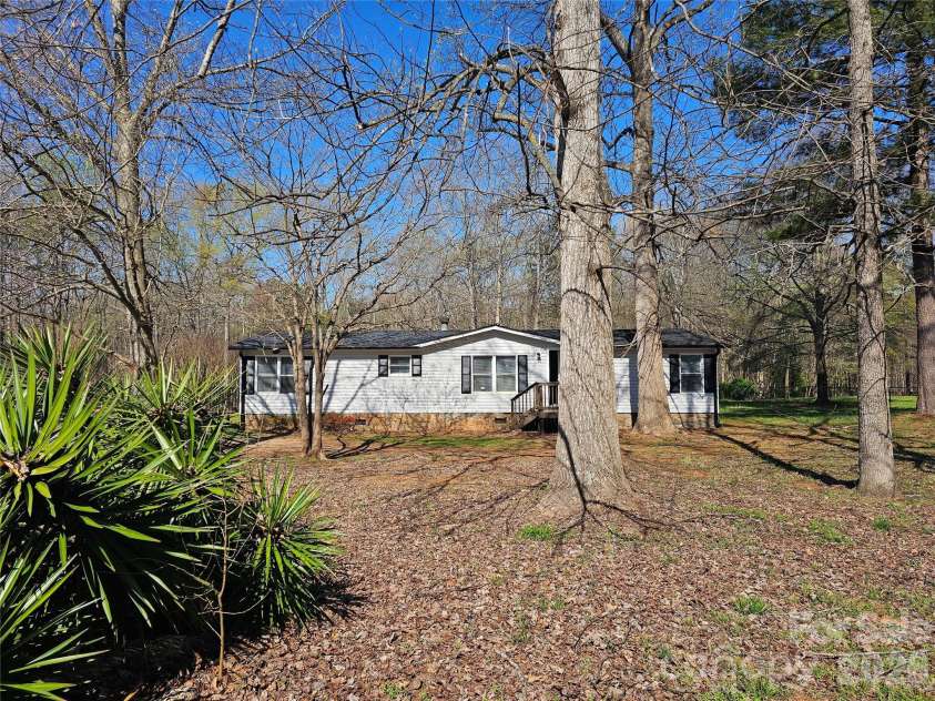 1288 Meadowland Drive, Lincolnton, NC 28092.  MLS# CAR4363042, YatesRealty ID 6964. 