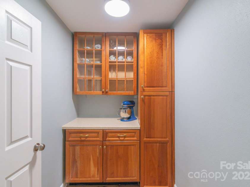 552 Montgomery Drive, Rock Hill, SC 29732.  MLS# CAR4233355, YatesRealty ID 6964. Extra pantry storage