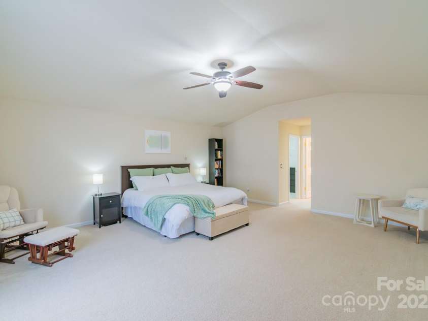 552 Montgomery Drive, Rock Hill, SC 29732.  MLS# CAR4233355, YatesRealty ID 6964. Huge primary suite with cathedral ceiling