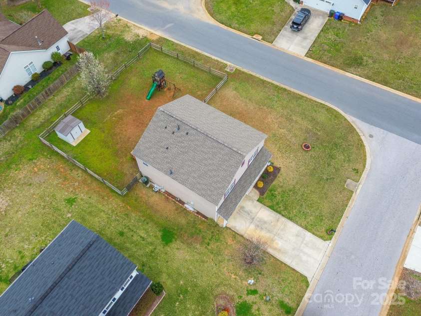 552 Montgomery Drive, Rock Hill, SC 29732.  MLS# CAR4233355, YatesRealty ID 6964. Large, fenced and level lot