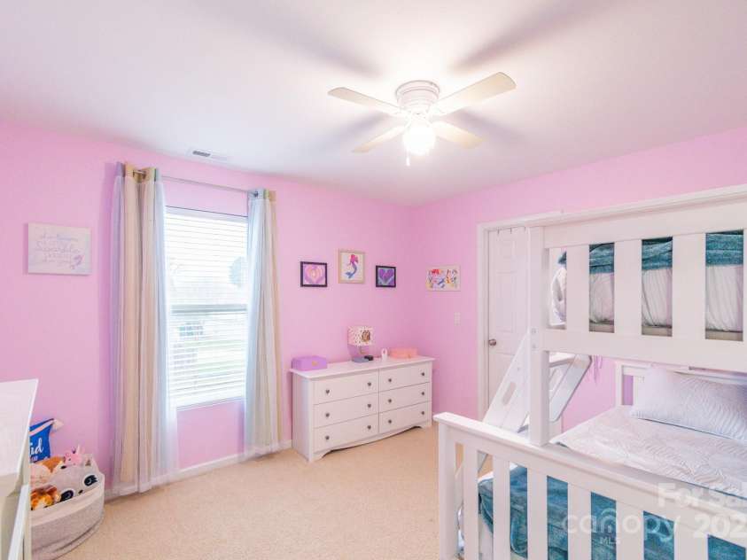 552 Montgomery Drive, Rock Hill, SC 29732.  MLS# CAR4233355, YatesRealty ID 6964. Large, upstairs bedroom