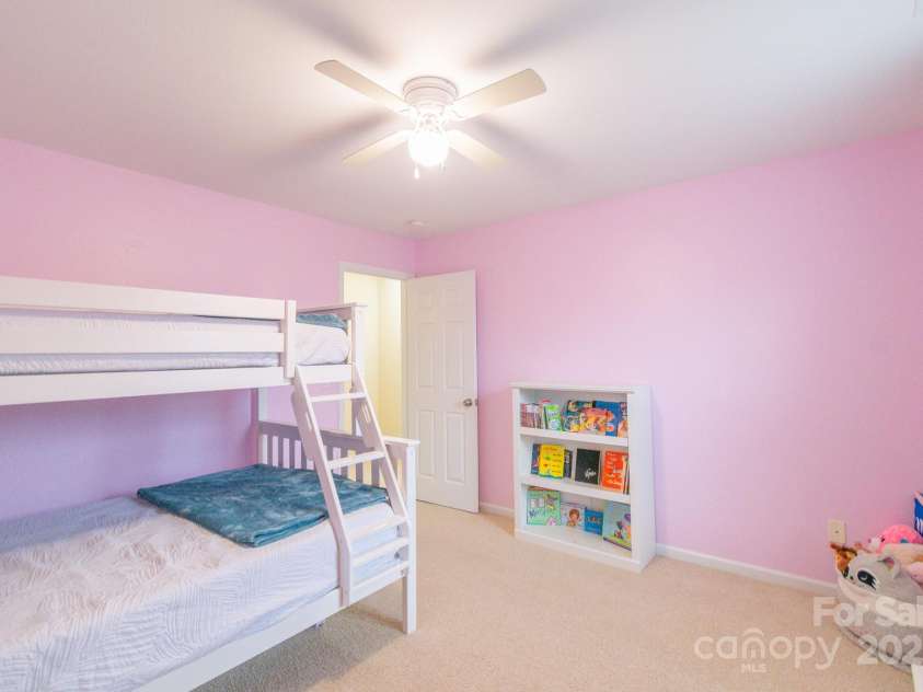 552 Montgomery Drive, Rock Hill, SC 29732.  MLS# CAR4233355, YatesRealty ID 6964. Large, upstairs bedroom