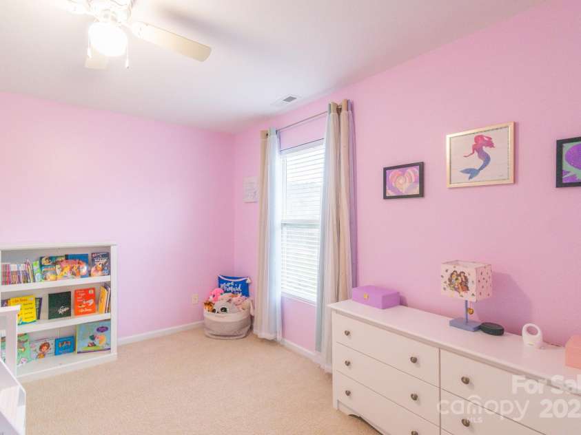 552 Montgomery Drive, Rock Hill, SC 29732.  MLS# CAR4233355, YatesRealty ID 6964. Large, upstairs bedroom