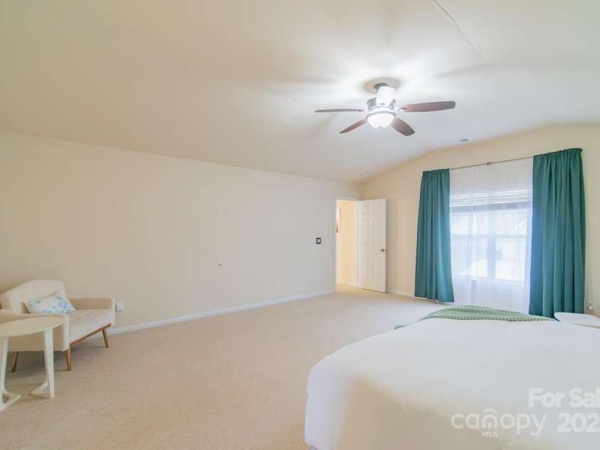 552 Montgomery Drive, Rock Hill, SC 29732.  MLS# CAR4233355, YatesRealty ID 6964. Primary suite with plenty of space for oversized furniture
