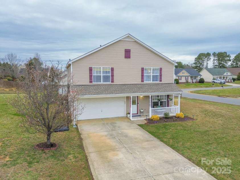 552 Montgomery Drive, Rock Hill, SC 29732.  MLS# CAR4233355, YatesRealty ID 6964. Welcome Home!