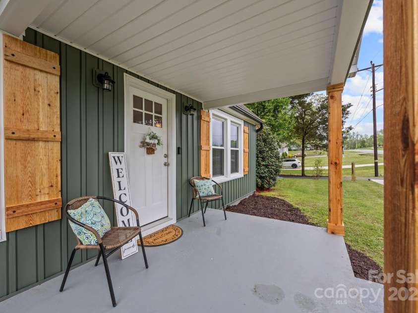 2222 Moose Road, Kannapolis, NC 28083.  MLS# CAR4246481, YatesRealty ID 6965. 