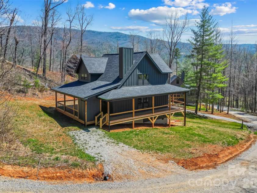 189 Clinchfield Gap Road, Marion, NC 28752.  MLS# CAR4362969, YatesRealty ID 6967. 