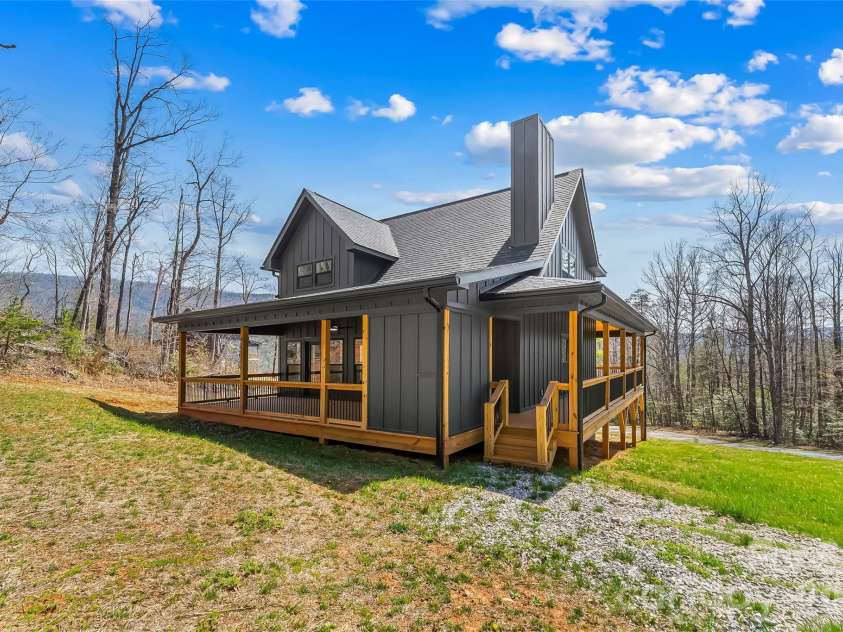 189 Clinchfield Gap Road, Marion, NC 28752.  MLS# CAR4362969, YatesRealty ID 6967. 
