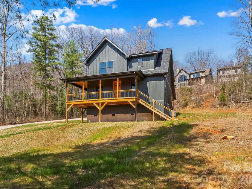 189 Clinchfield Gap Road, Marion, NC 28752.  MLS# CAR4362969, YatesRealty ID 6967. 